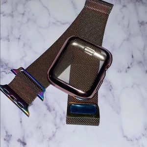 Magnetic wristlet with screen protector
